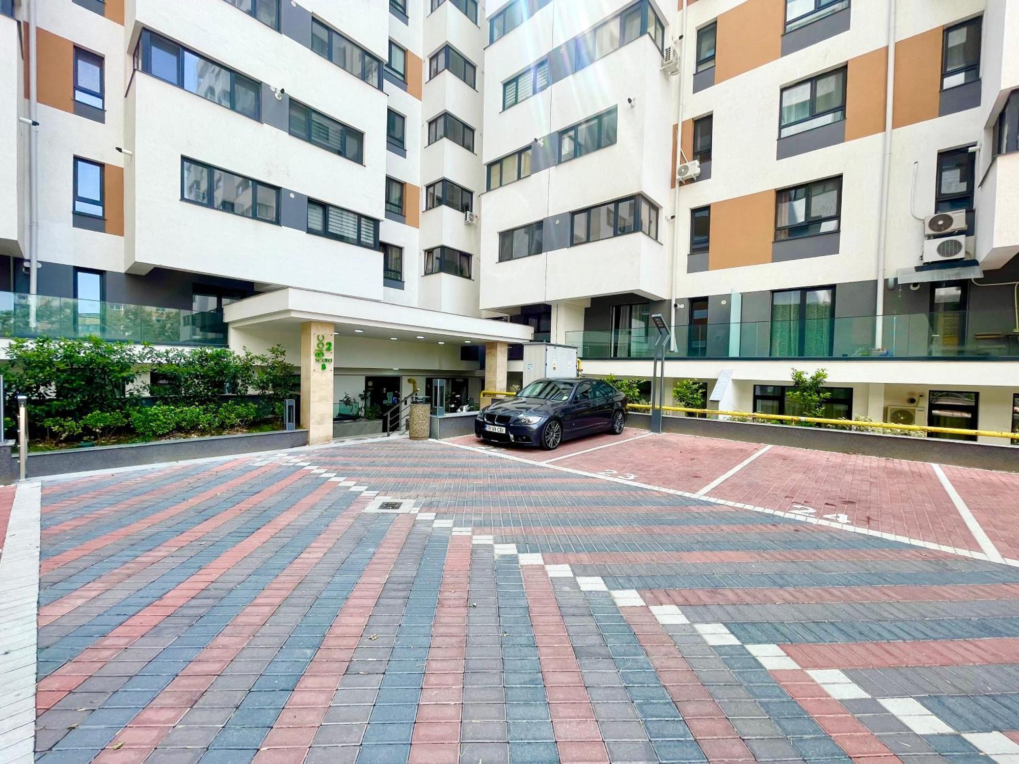 Adress Ad25 * Bucarest